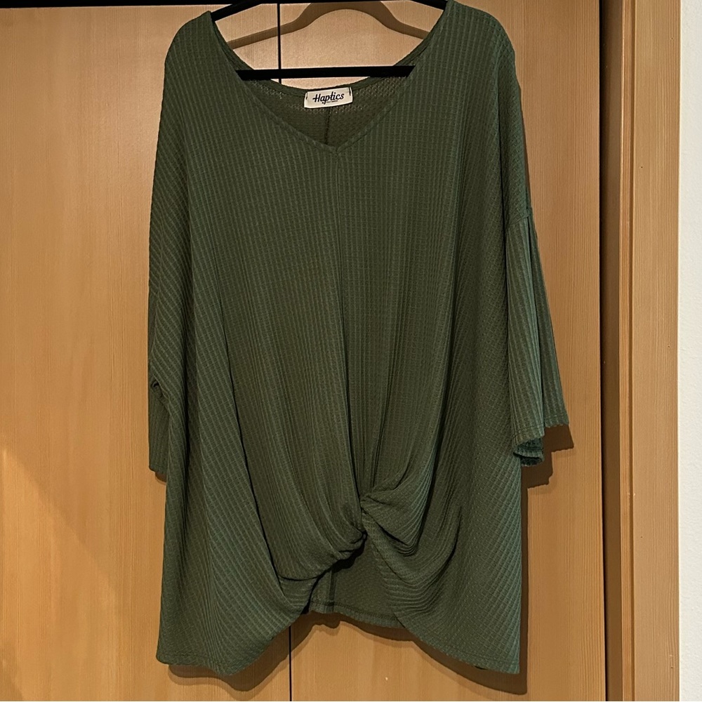 Comfy green top